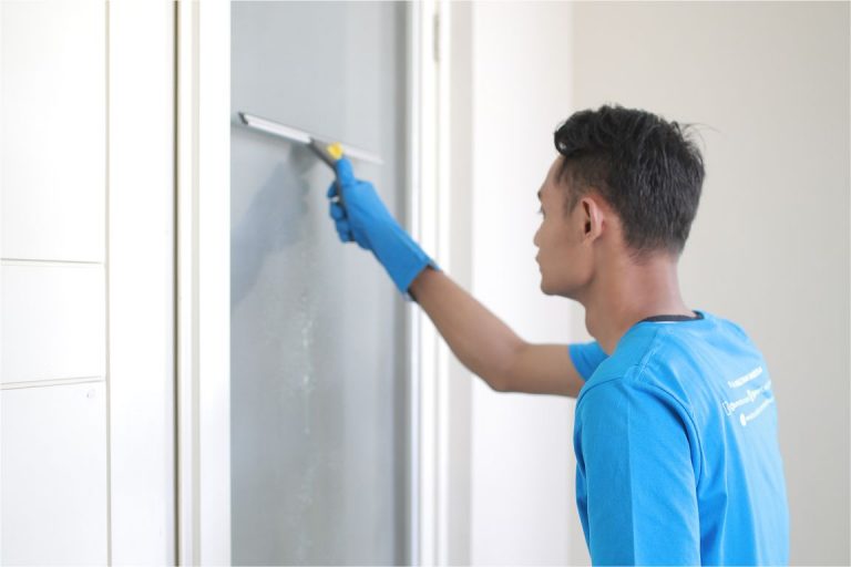 5 Cara Smart Bersihkan Kaca Agar Tetap Kinclong
